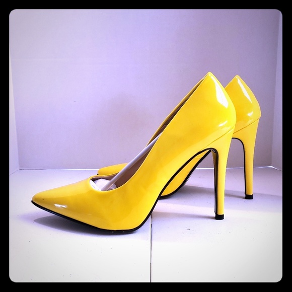 bright yellow pumps